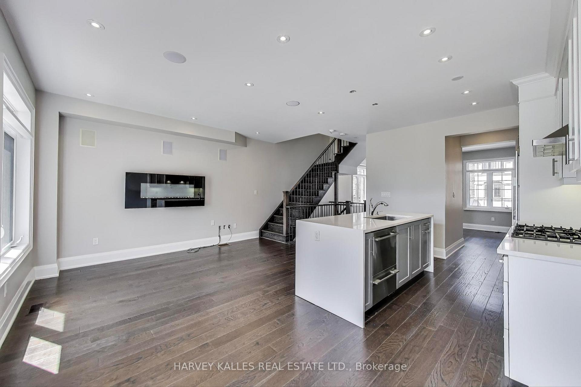 Photo 9 of 37 Ingleside Street, Vaughan, East Woodbridge — HOMEH