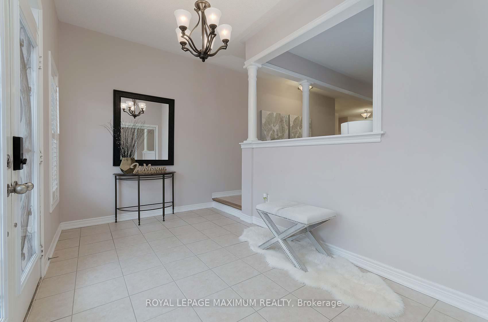 Photo 3 of 212 Ivy Glen Drive, Vaughan, Patterson — HOMEH