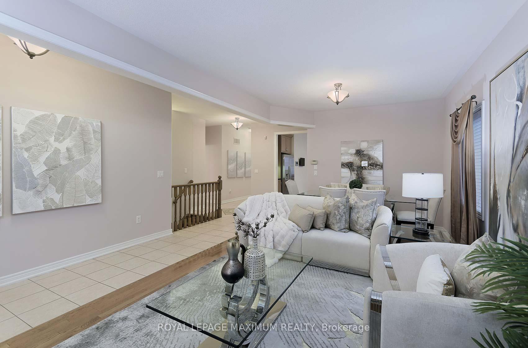 Photo 9 of 212 Ivy Glen Drive, Vaughan, Patterson — HOMEH