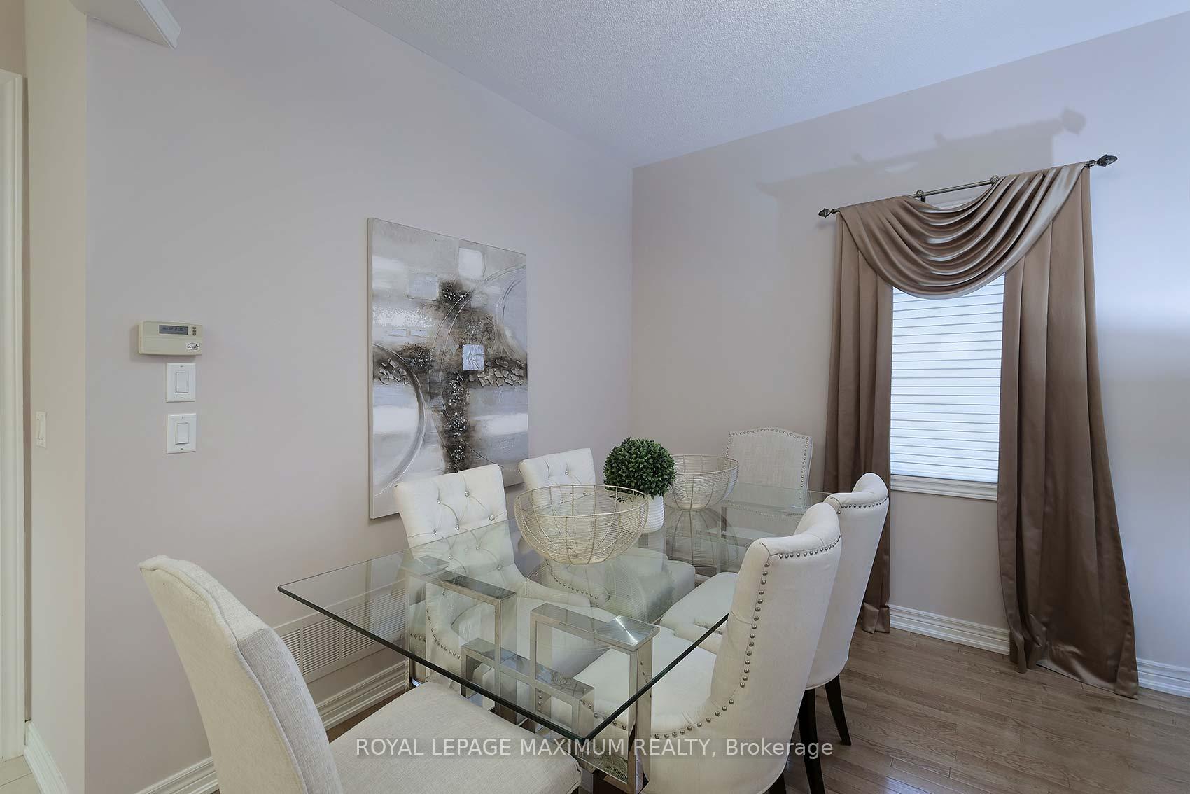 Photo 6 of 212 Ivy Glen Drive, Vaughan, Patterson — HOMEH