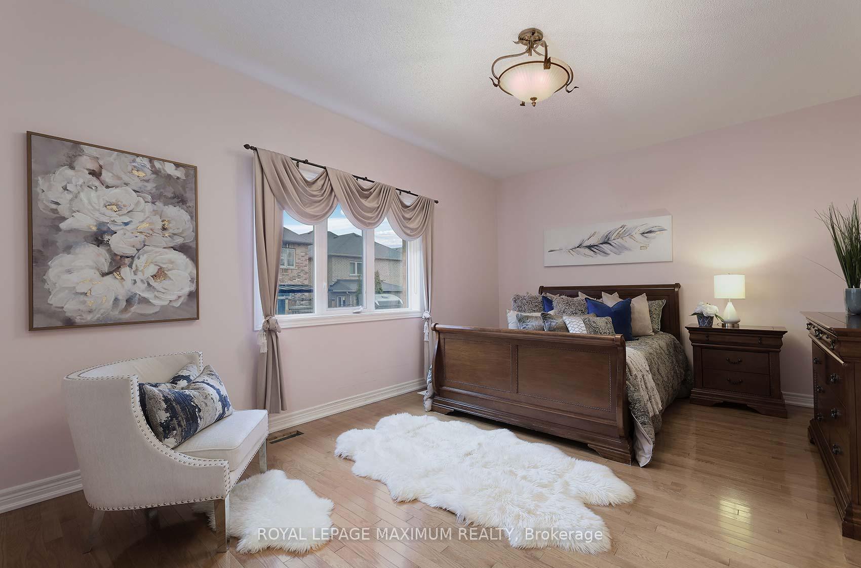Photo 23 of 212 Ivy Glen Drive, Vaughan, Patterson — HOMEH