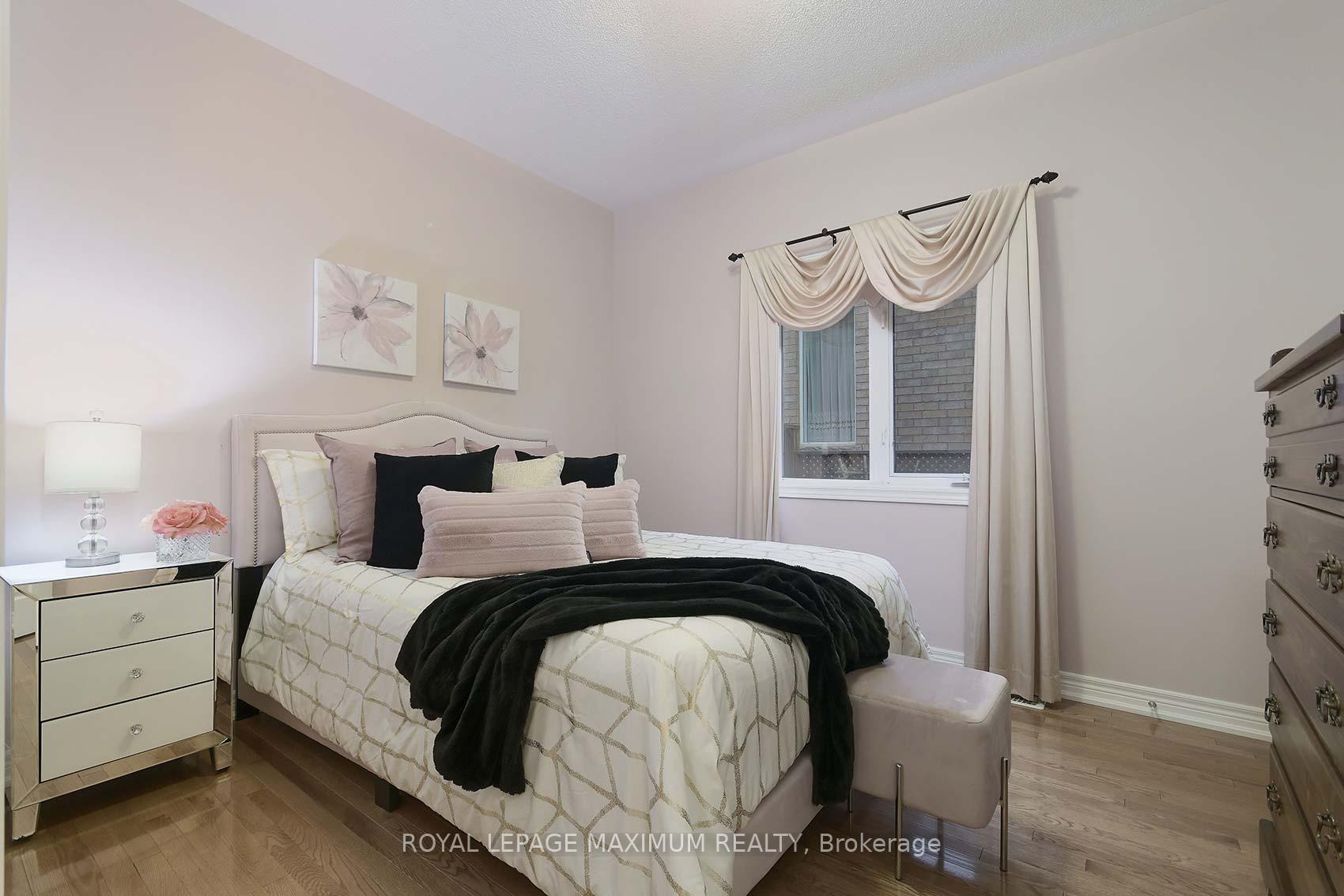 Photo 27 of 212 Ivy Glen Drive, Vaughan, Patterson — HOMEH