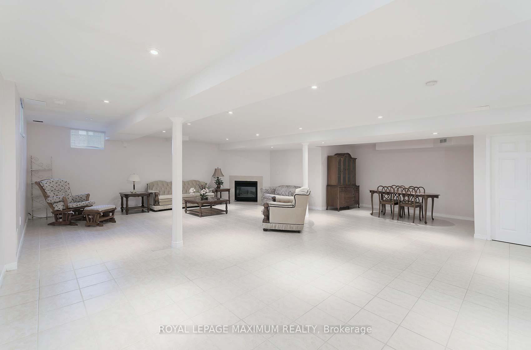Photo 39 of 212 Ivy Glen Drive, Vaughan, Patterson — HOMEH