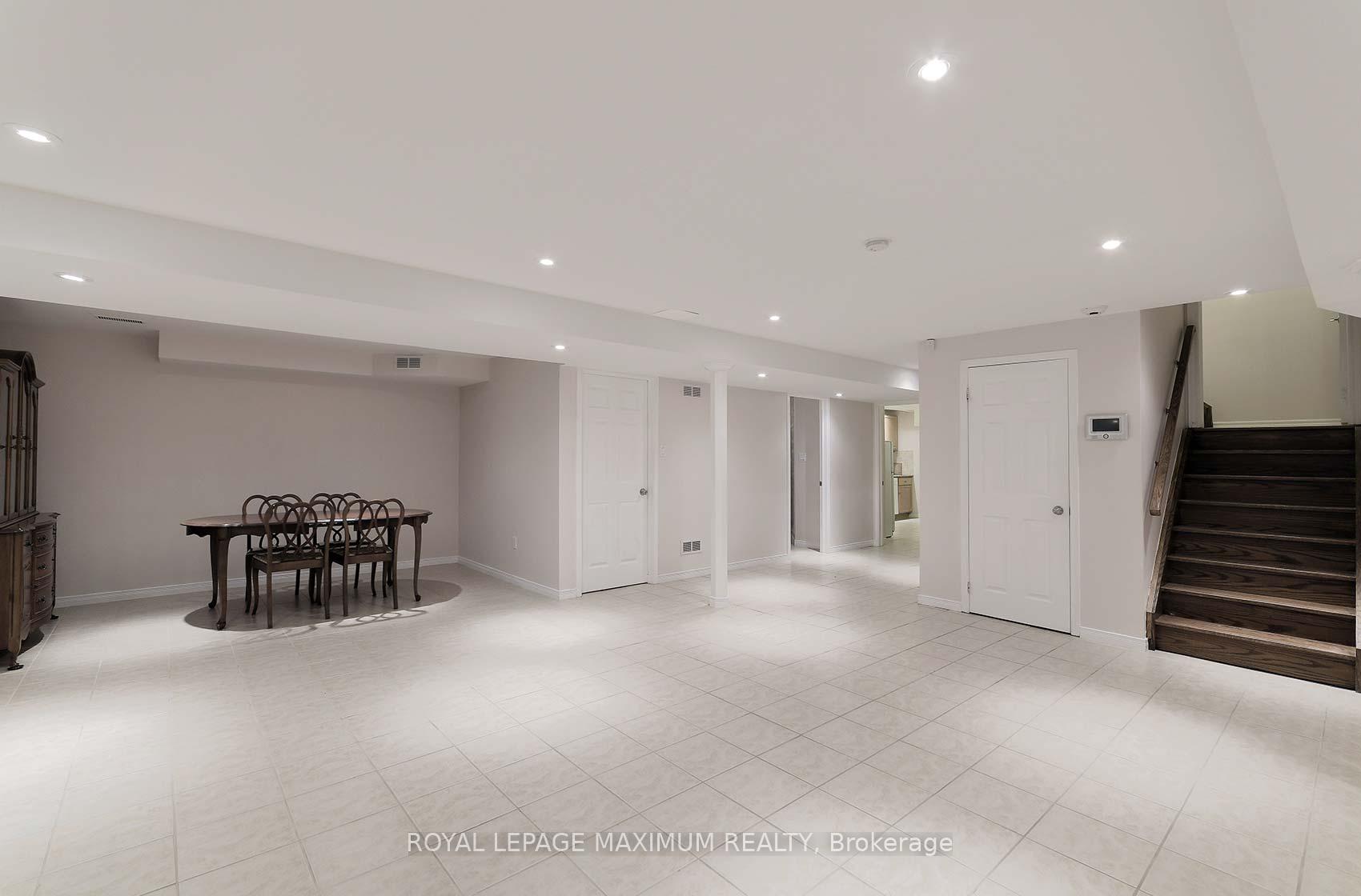 Photo 25 of 212 Ivy Glen Drive, Vaughan, Patterson — HOMEH