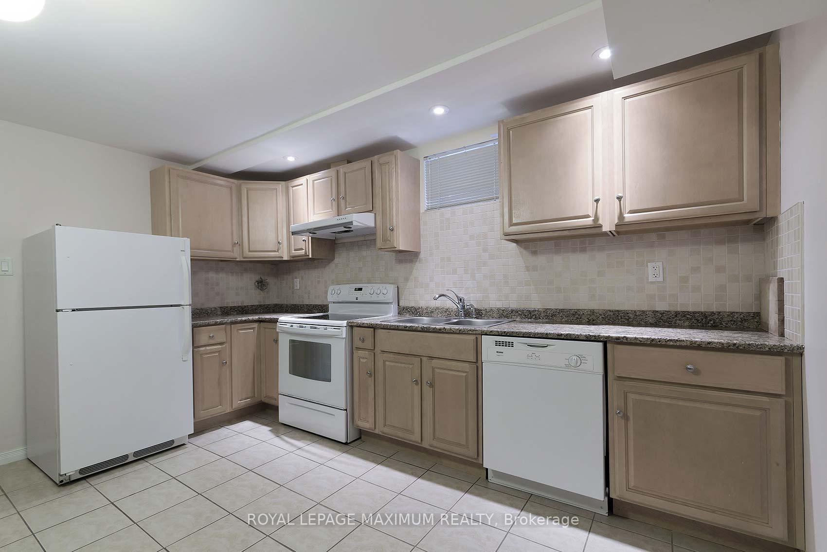Photo 31 of 212 Ivy Glen Drive, Vaughan, Patterson — HOMEH
