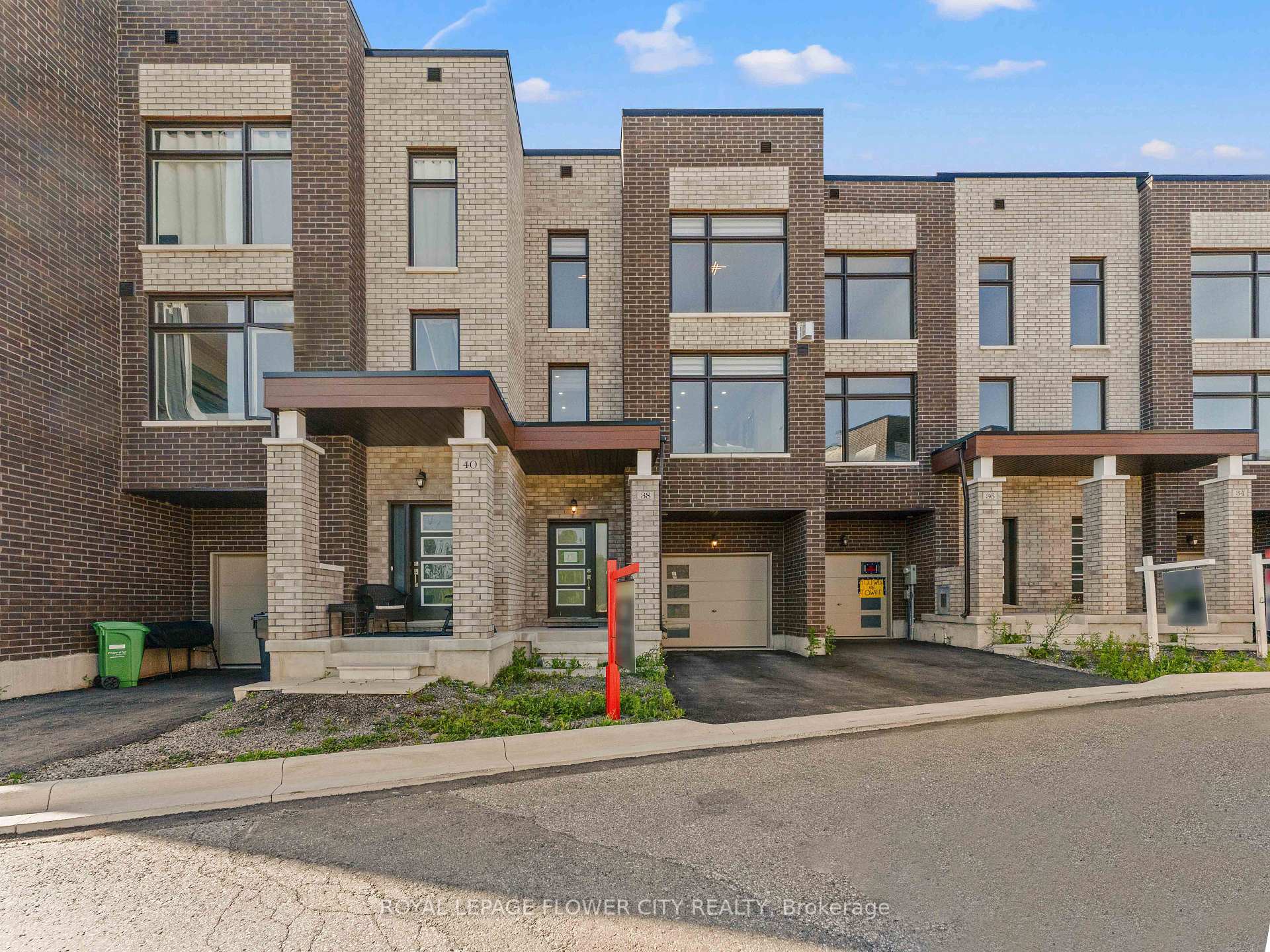Photo 26 of 38 Queenpost Drive, Brampton, Credit Valley — HOMEH