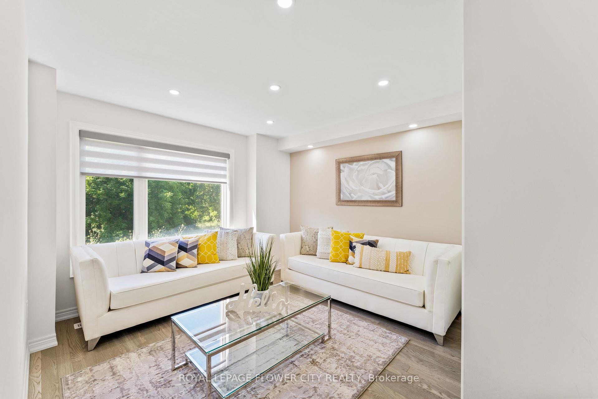 Photo 9 of 38 Queenpost Drive, Brampton, Credit Valley — HOMEH