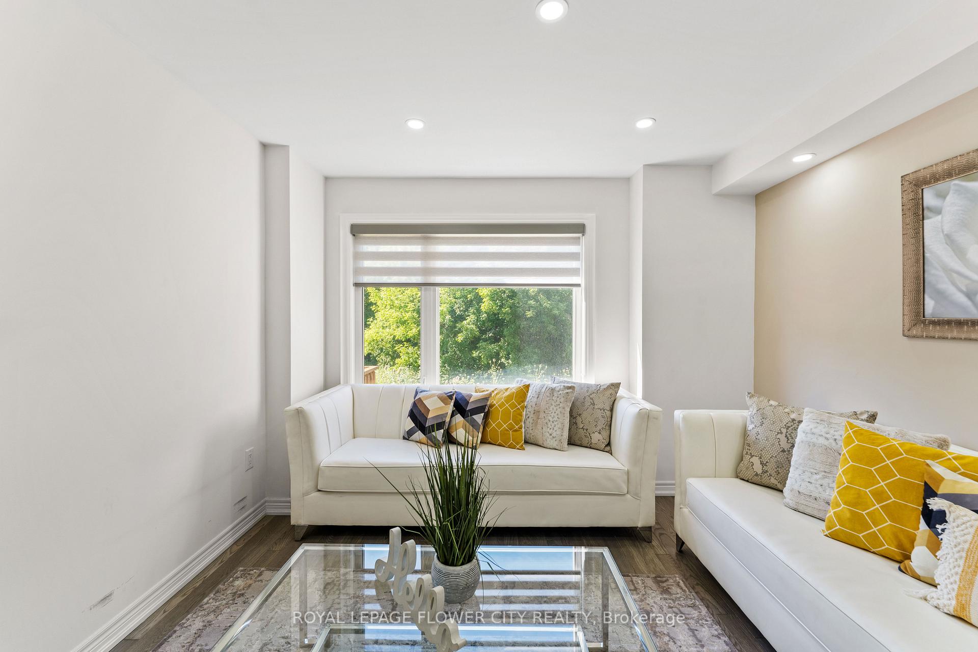 Photo 13 of 38 Queenpost Drive, Brampton, Credit Valley — HOMEH