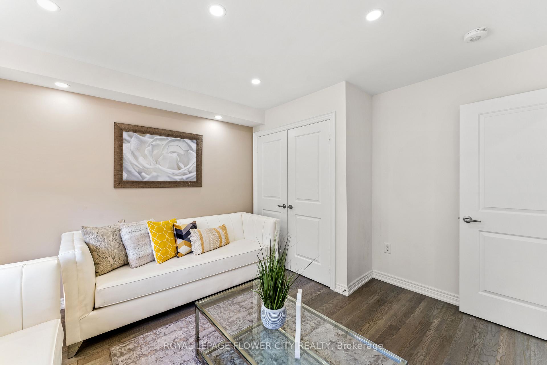 Photo 20 of 38 Queenpost Drive, Brampton, Credit Valley — HOMEH
