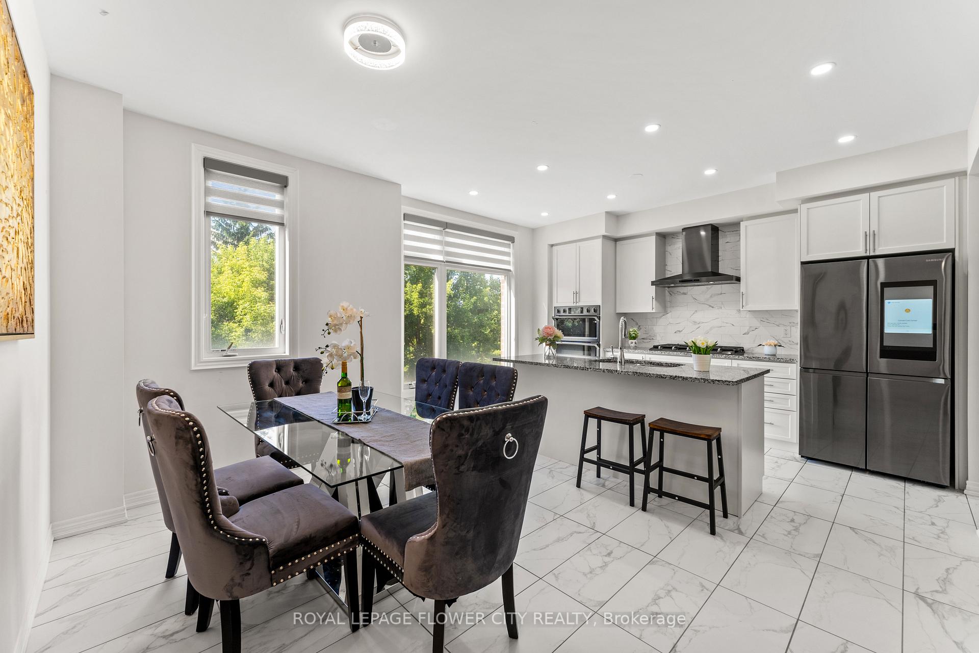 Photo 12 of 38 Queenpost Drive, Brampton, Credit Valley — HOMEH