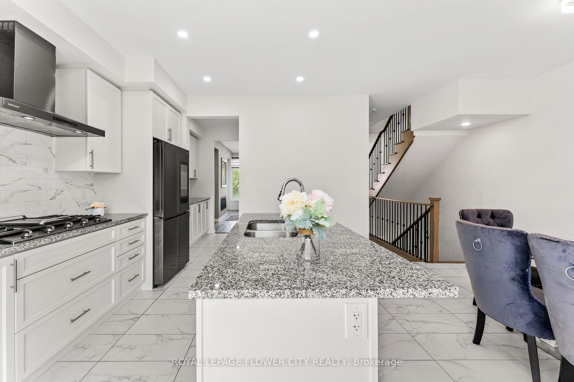 Photo 25 of 38 Queenpost Drive, Brampton, Credit Valley — HOMEH