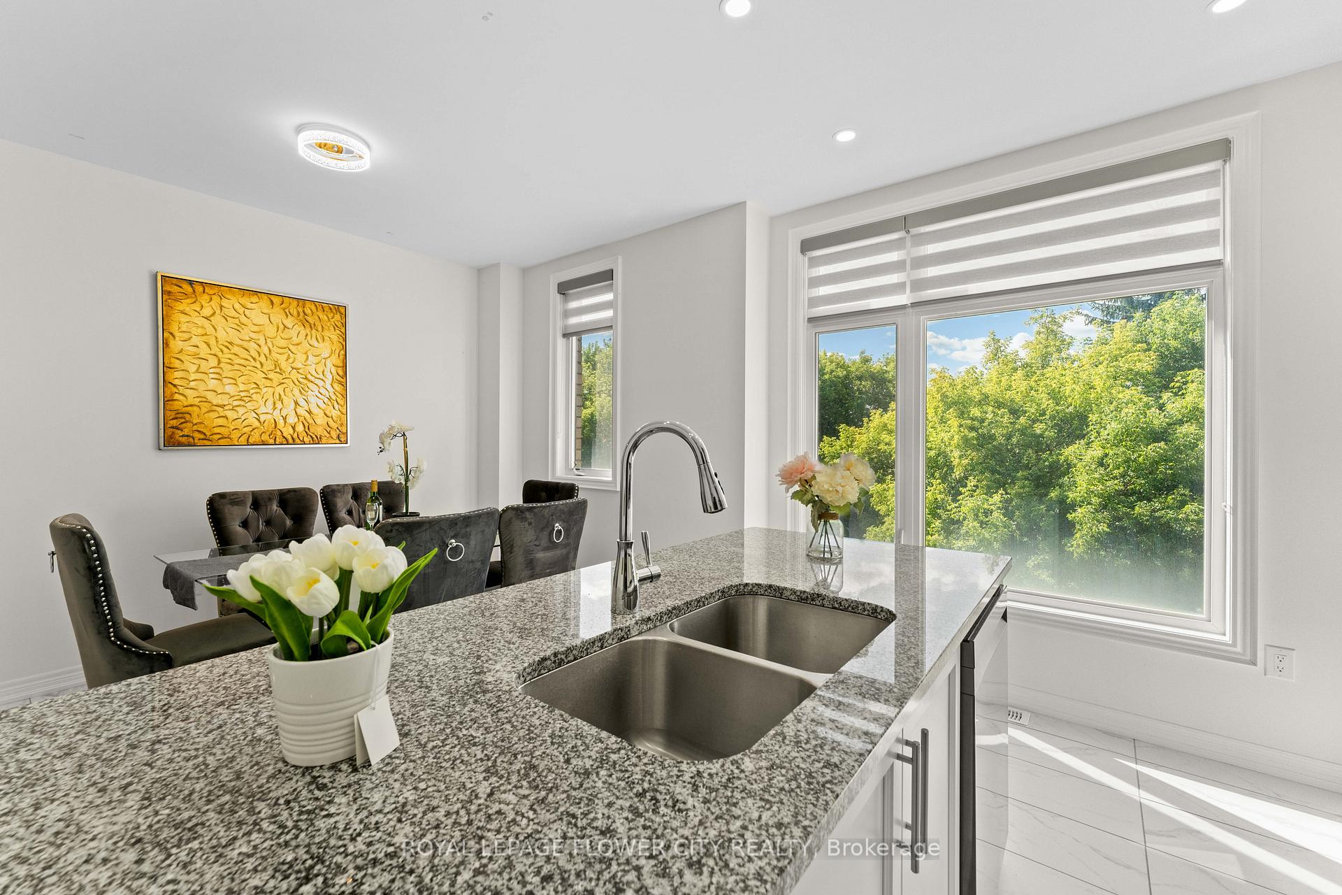 Photo 19 of 38 Queenpost Drive, Brampton, Credit Valley — HOMEH