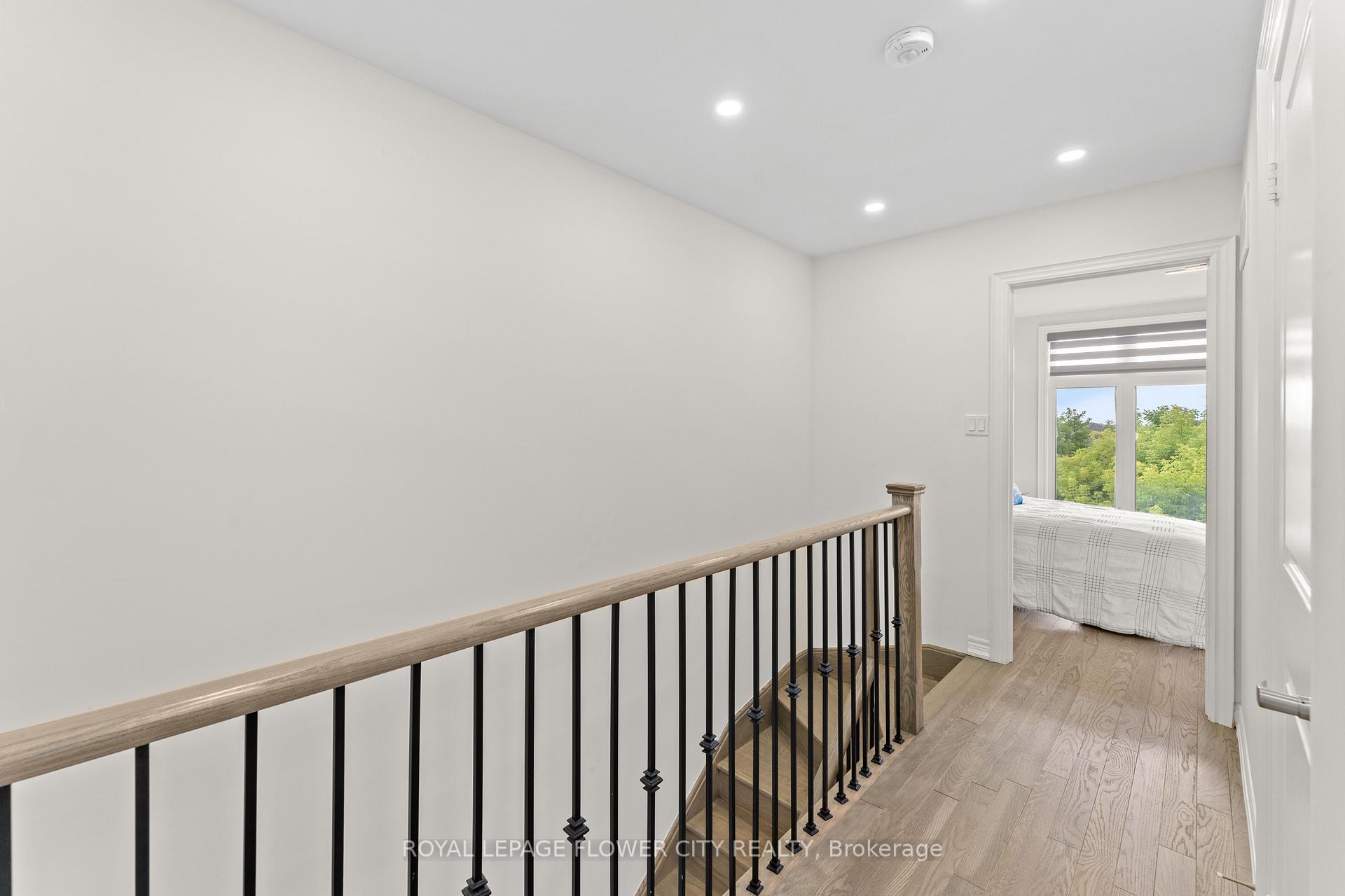 Photo 31 of 38 Queenpost Drive, Brampton, Credit Valley — HOMEH