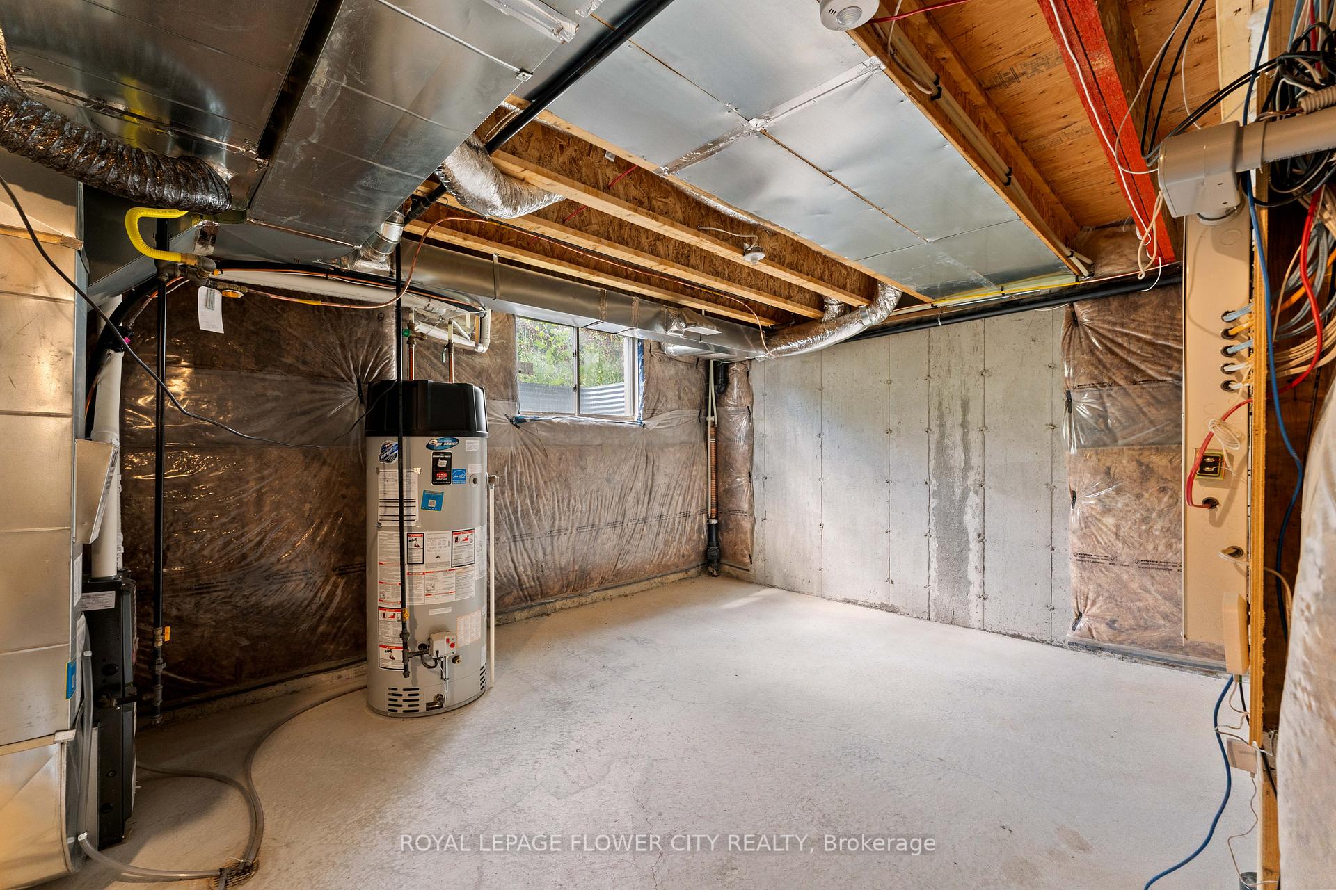 Photo 39 of 38 Queenpost Drive, Brampton, Credit Valley — HOMEH