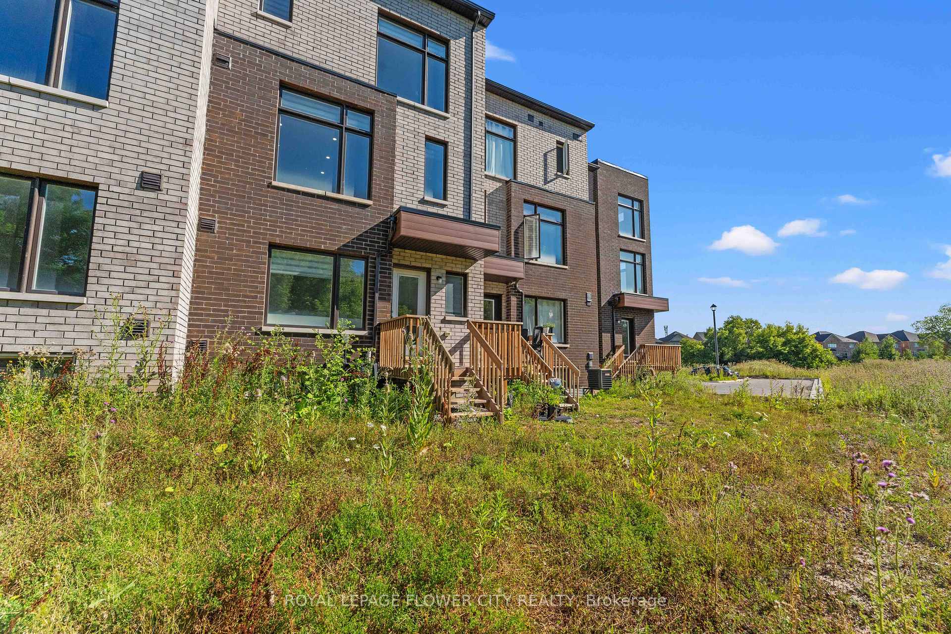 Photo 44 of 38 Queenpost Drive, Brampton, Credit Valley — HOMEH