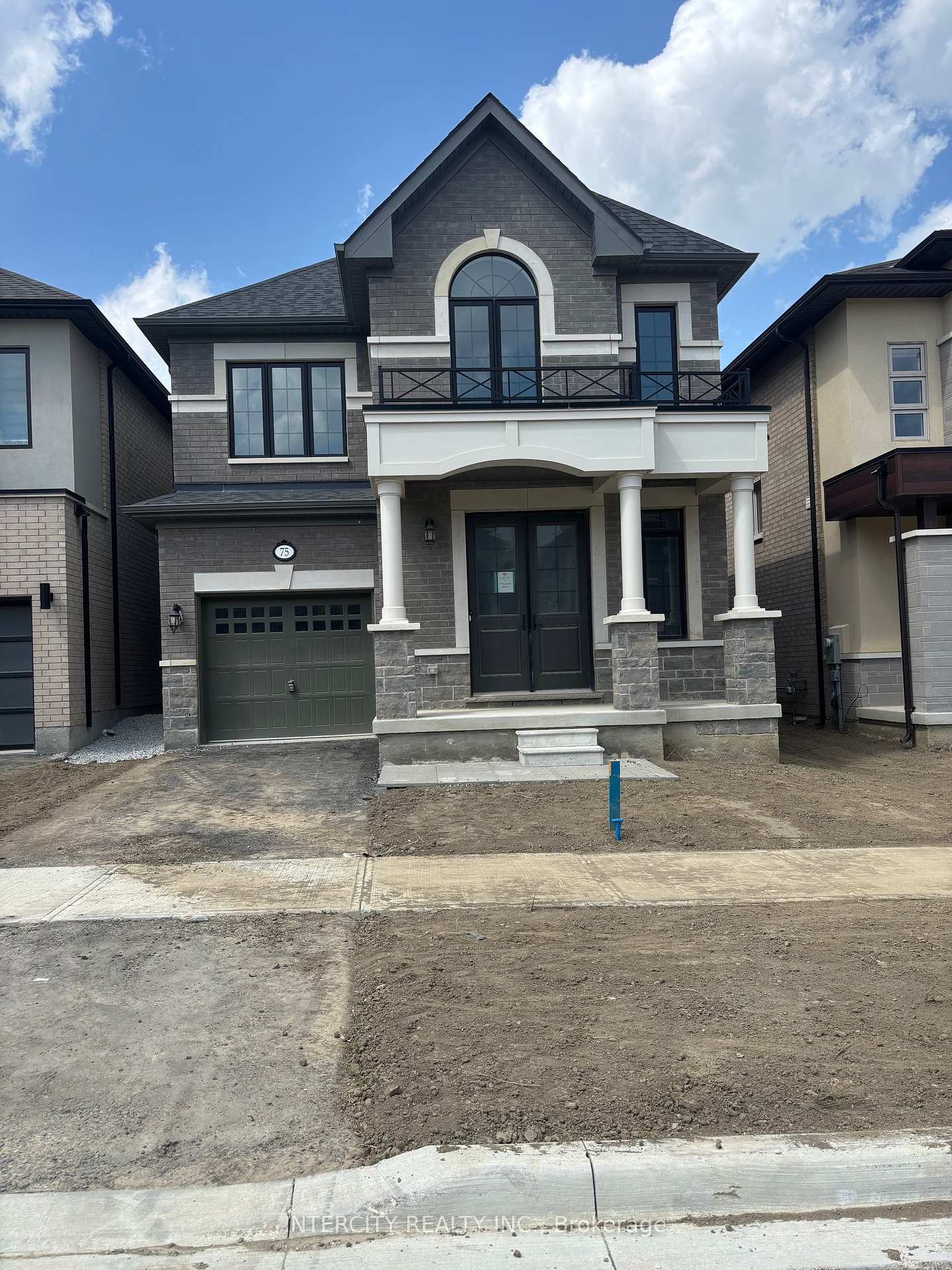 Photo 1 of 75 Claremont Drive, Brampton, Sandringham-Wellington North — HOMEH