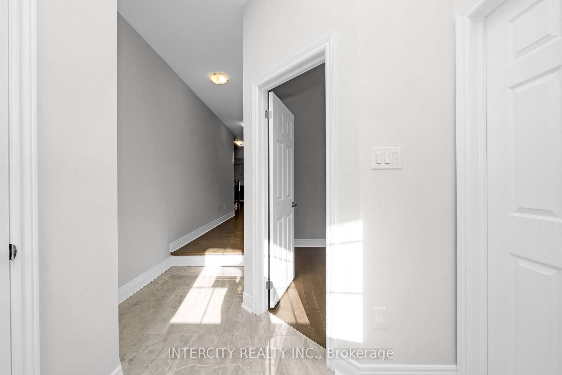 Photo 23 of 75 Claremont Drive, Brampton, Sandringham-Wellington North — HOMEH