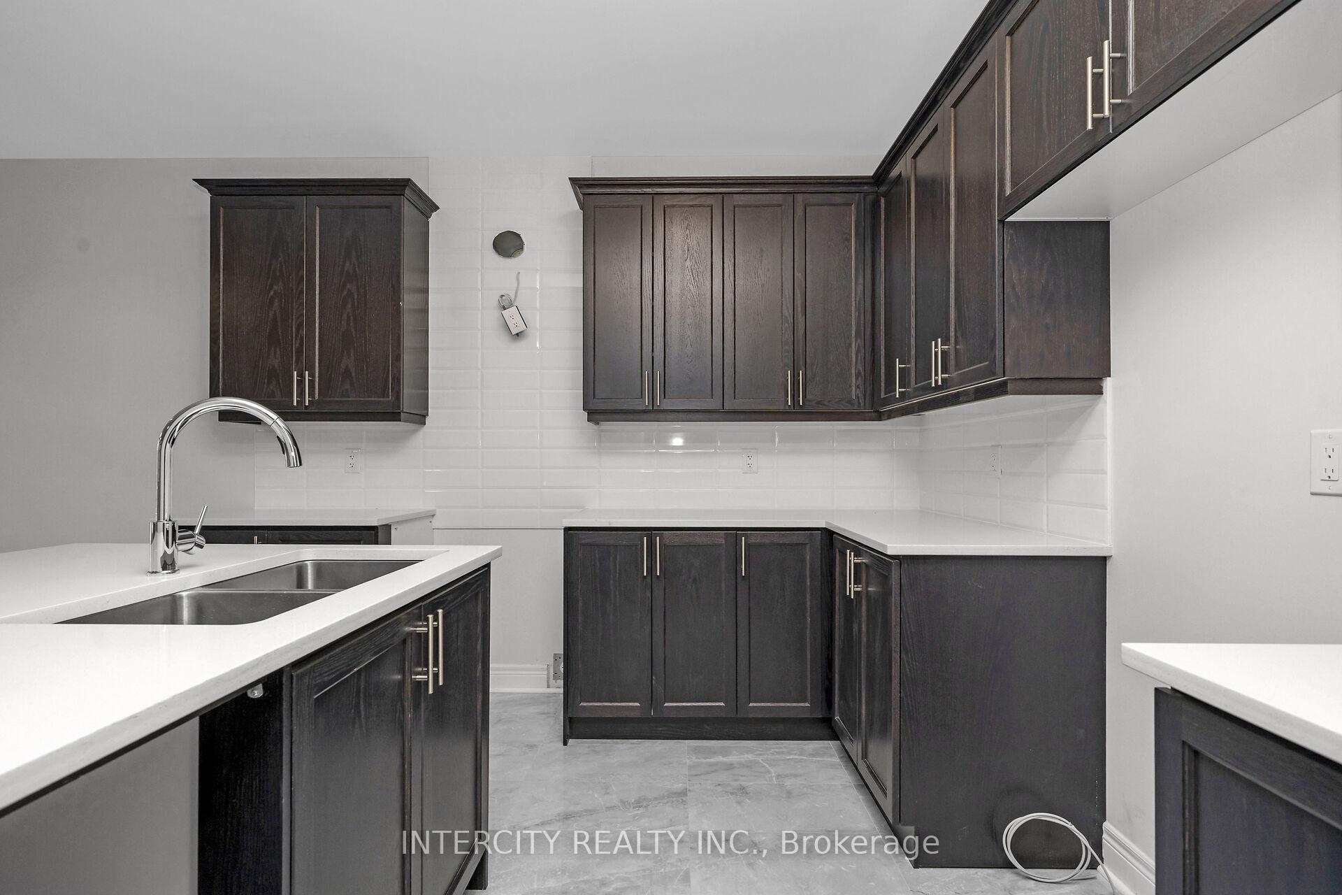 Photo 19 of 75 Claremont Drive, Brampton, Sandringham-Wellington North — HOMEH