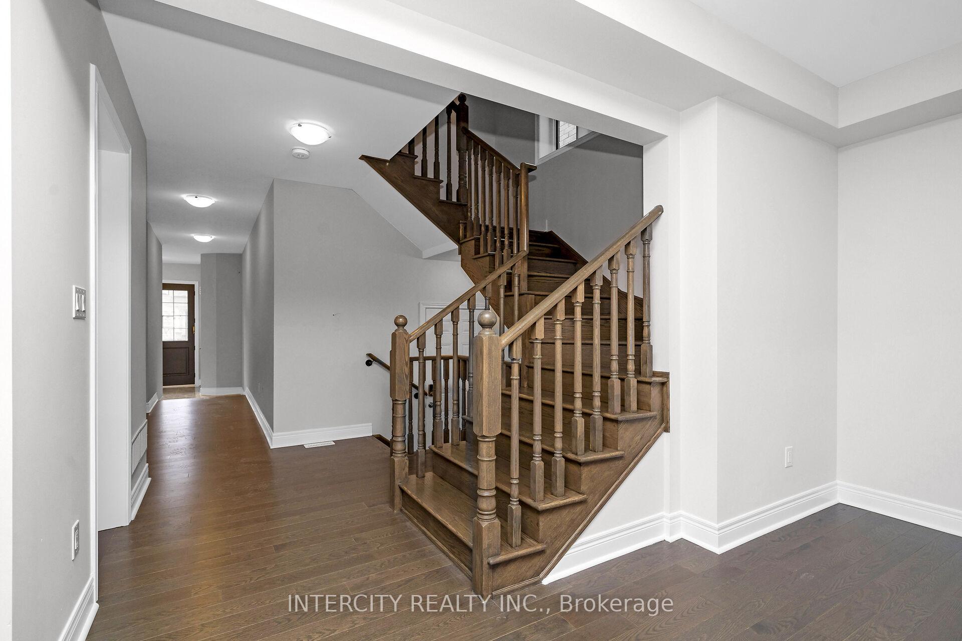 Photo 16 of 75 Claremont Drive, Brampton, Sandringham-Wellington North — HOMEH