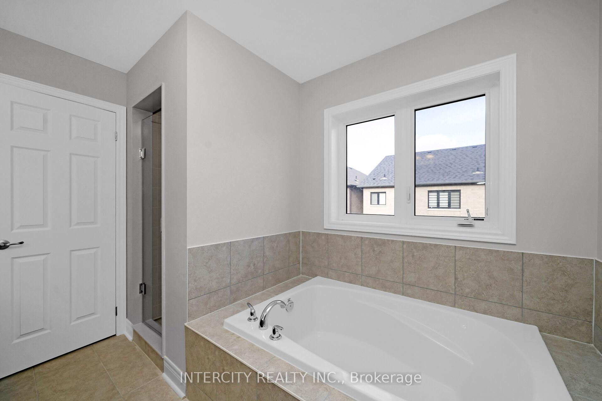 Photo 32 of 75 Claremont Drive, Brampton, Sandringham-Wellington North — HOMEH