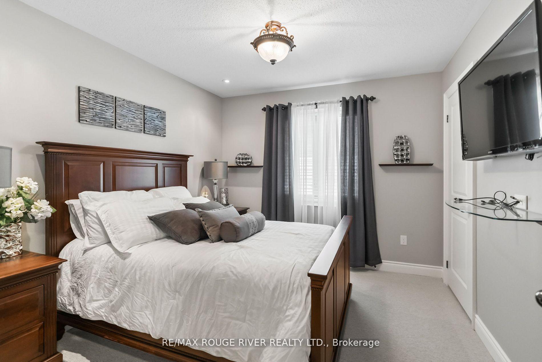 Photo 15 of 6 Buttonshaw Street, Clarington, Bowmanville — HOMEH
