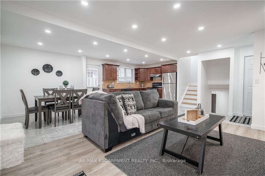 Photo 3 of 100 Boston Crescent, Hamilton, Berrisfield — HOMEH