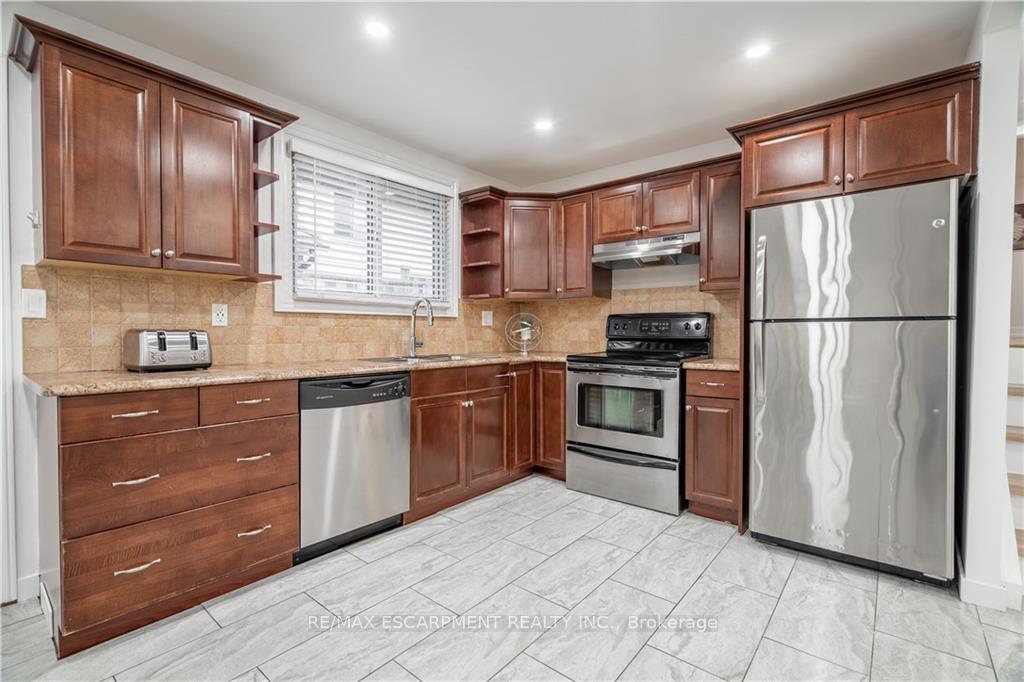 Photo 12 of 100 Boston Crescent, Hamilton, Berrisfield — HOMEH