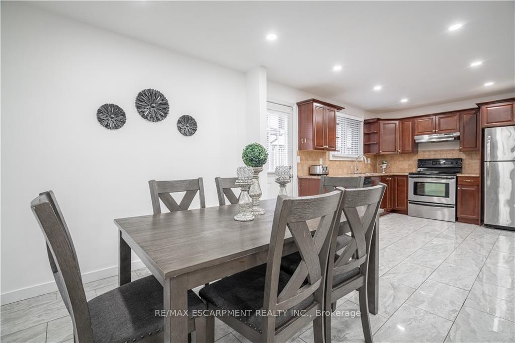 Photo 16 of 100 Boston Crescent, Hamilton, Berrisfield — HOMEH
