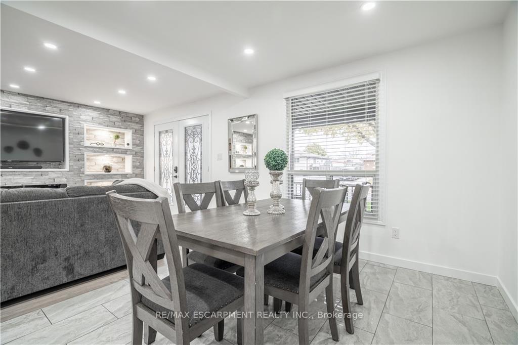 Photo 11 of 100 Boston Crescent, Hamilton, Berrisfield — HOMEH