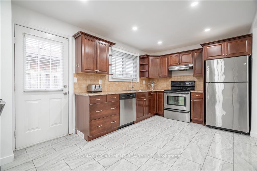 Photo 13 of 100 Boston Crescent, Hamilton, Berrisfield — HOMEH