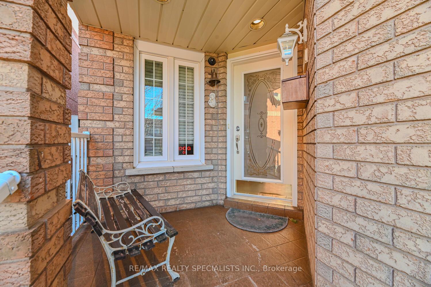 Photo 6 of 22 Lent Crescent, Brampton, Fletcher's West — HOMEH