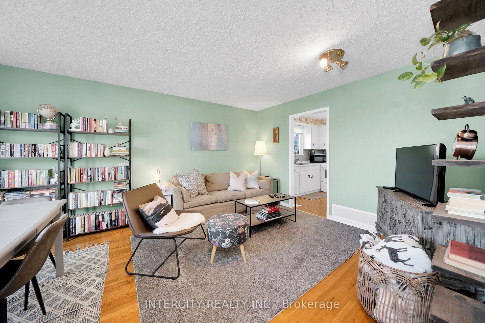 Photo 5 of 65 Alexander Street, New Tecumseth, Tottenham — HOMEH