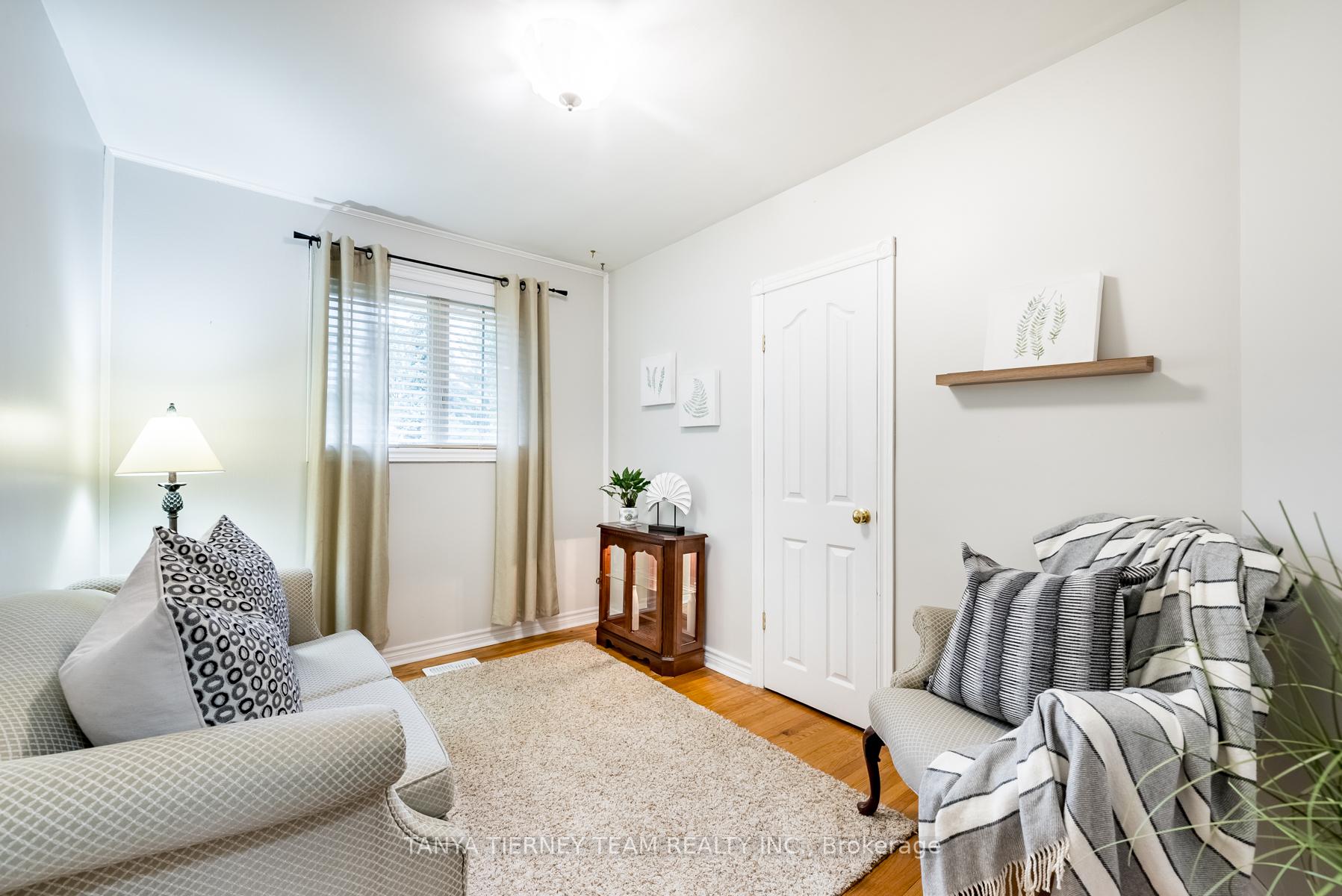 Photo 14 of 30 Ferguson Avenue, Whitby, Brooklin — HOMEH