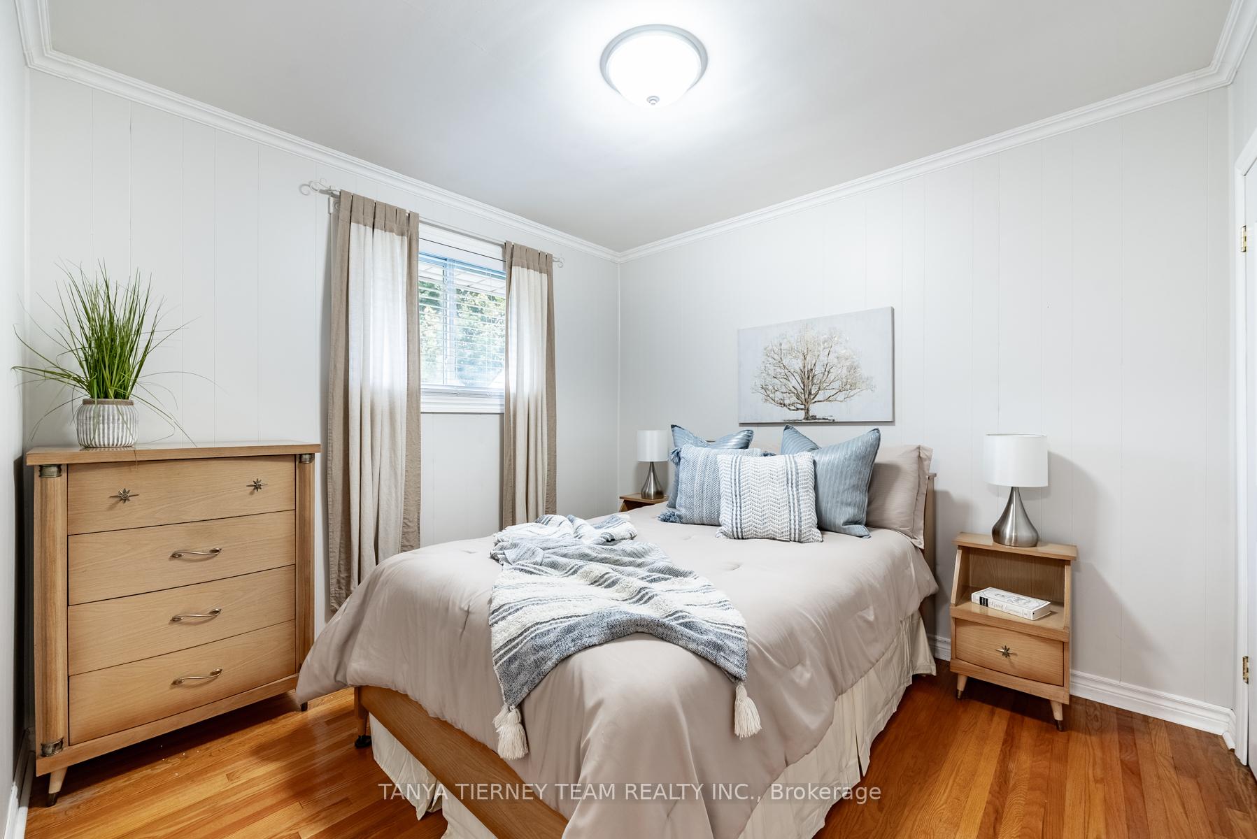 Photo 17 of 30 Ferguson Avenue, Whitby, Brooklin — HOMEH