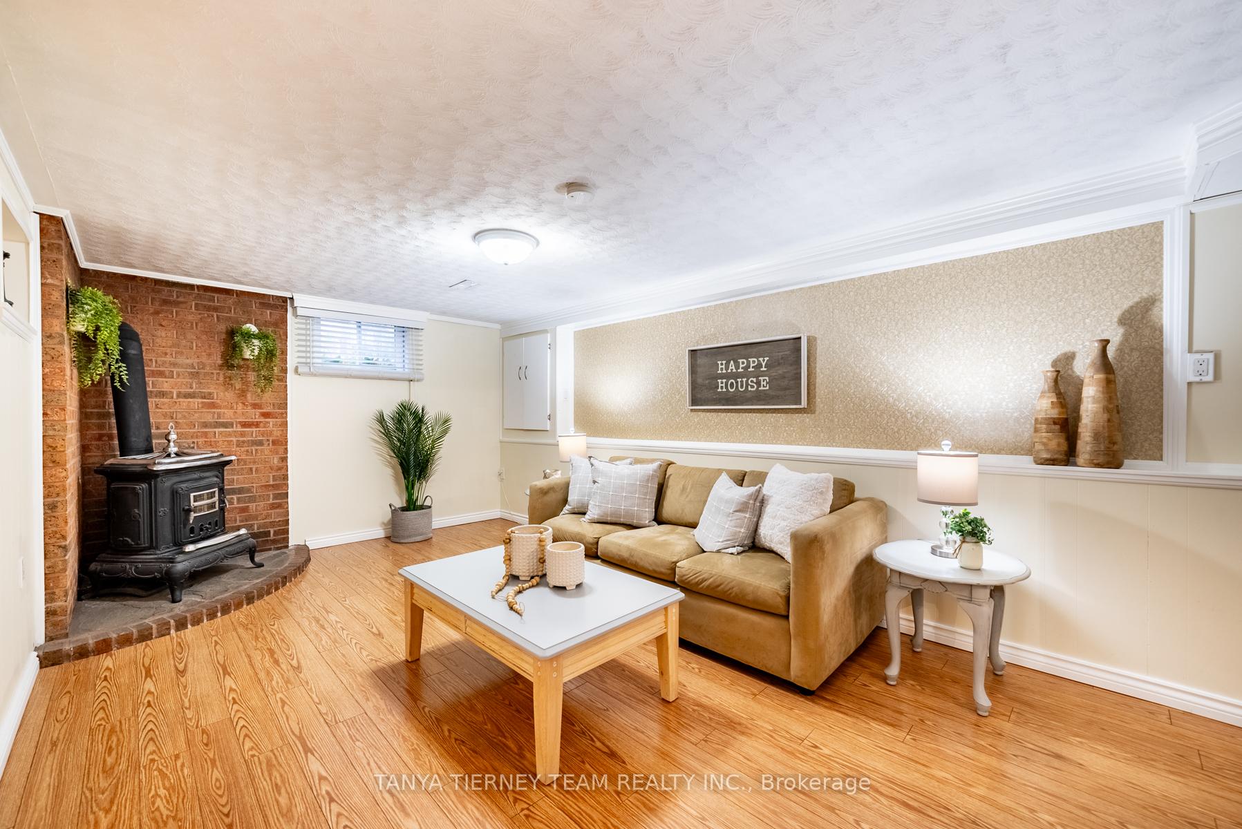 Photo 22 of 30 Ferguson Avenue, Whitby, Brooklin — HOMEH