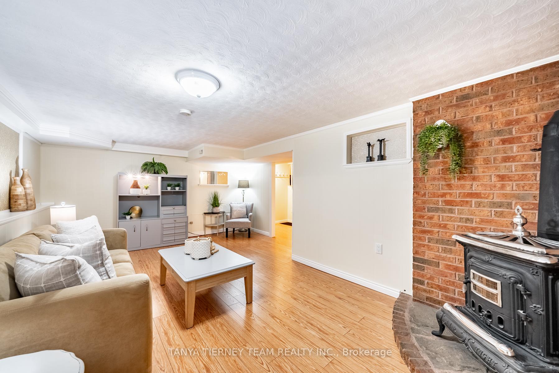 Photo 18 of 30 Ferguson Avenue, Whitby, Brooklin — HOMEH