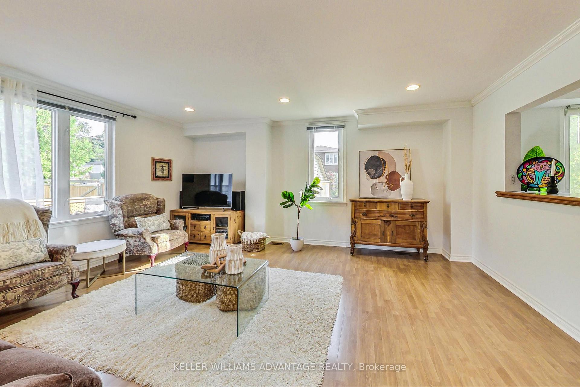 Photo 5 of 106 Yardley Avenue, Toronto, O'Connor-Parkview — HOMEH