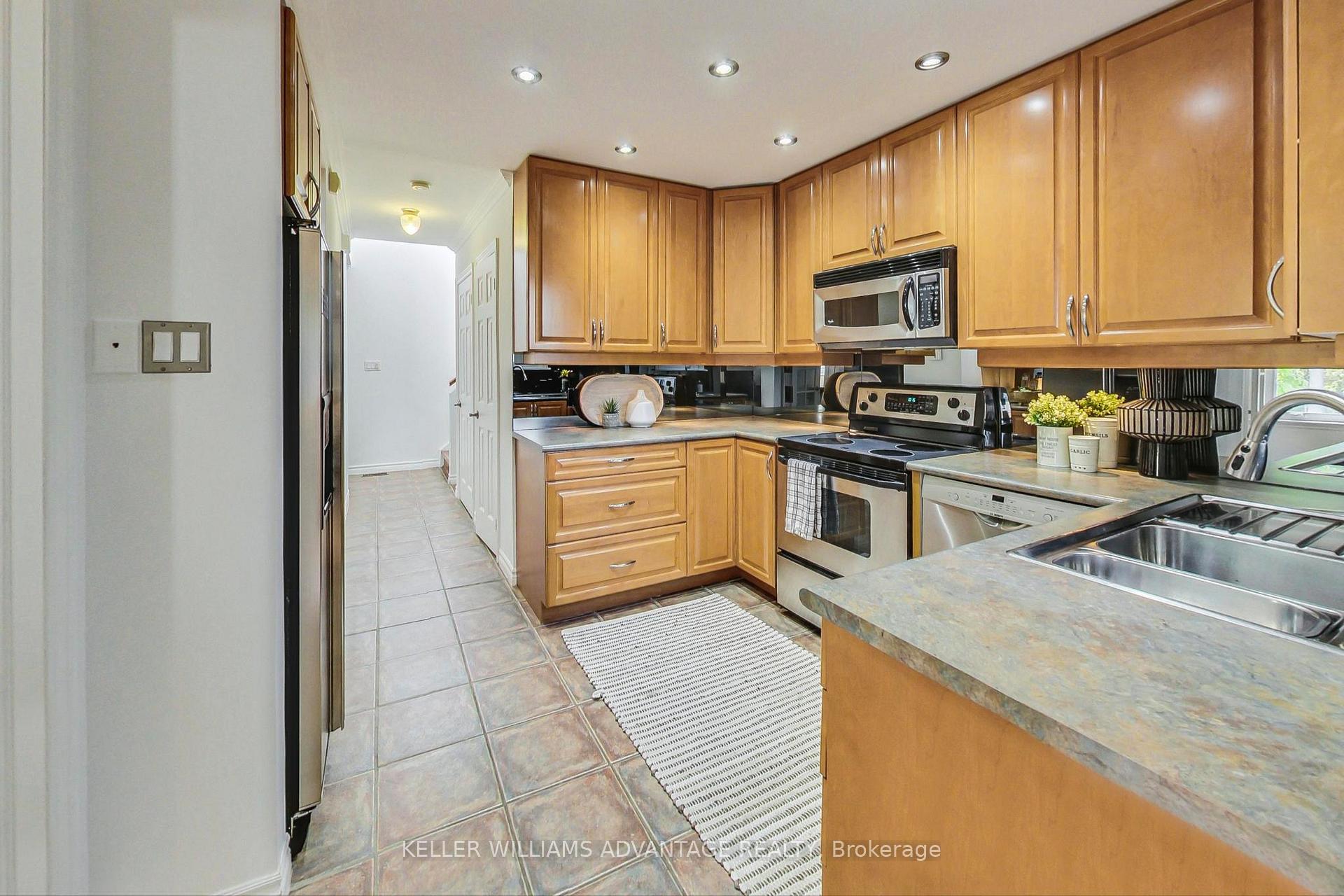 Photo 20 of 106 Yardley Avenue, Toronto, O'Connor-Parkview — HOMEH