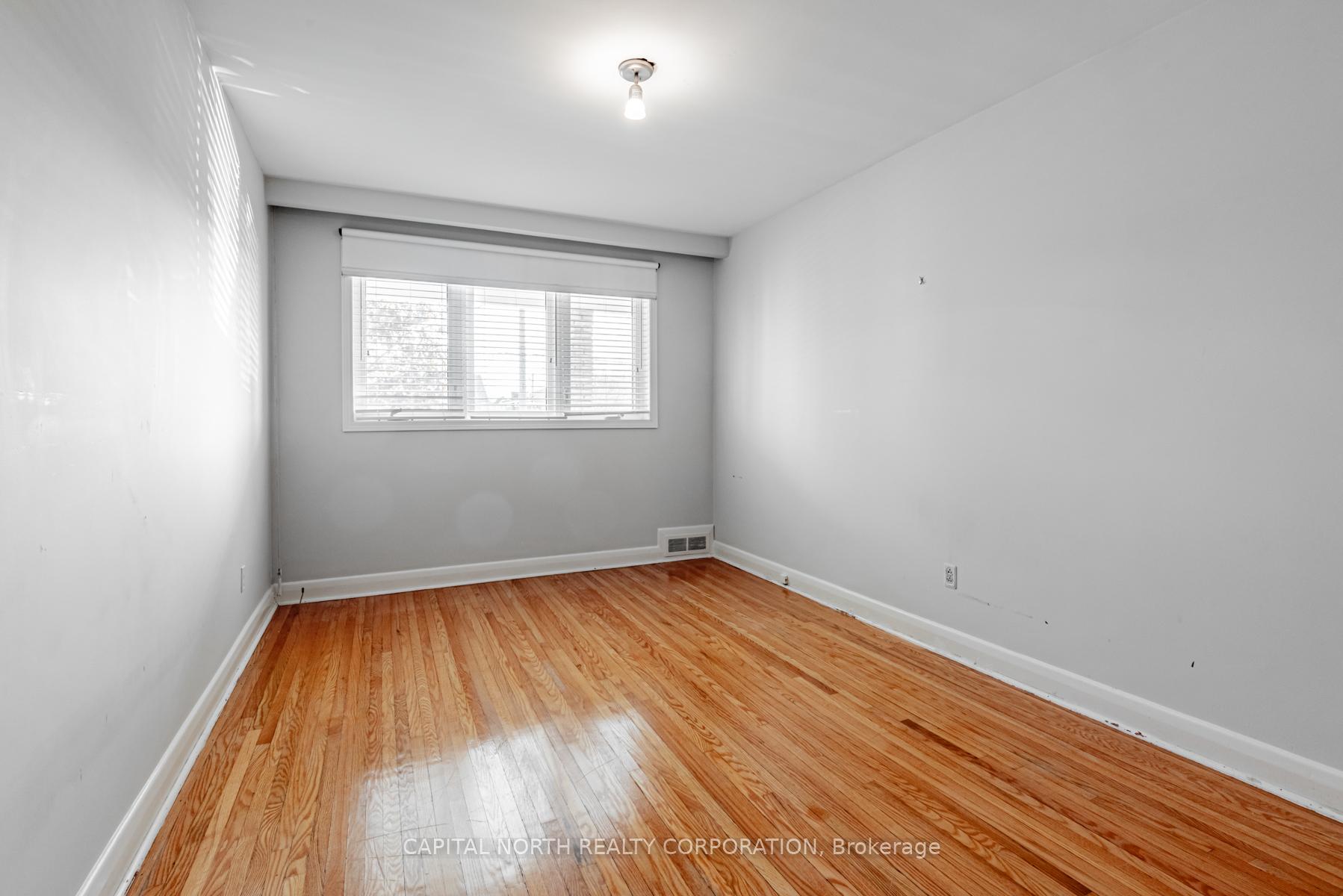 Photo 16 of 154 Ranee Avenue, Toronto, Englemount-Lawrence — HOMEH