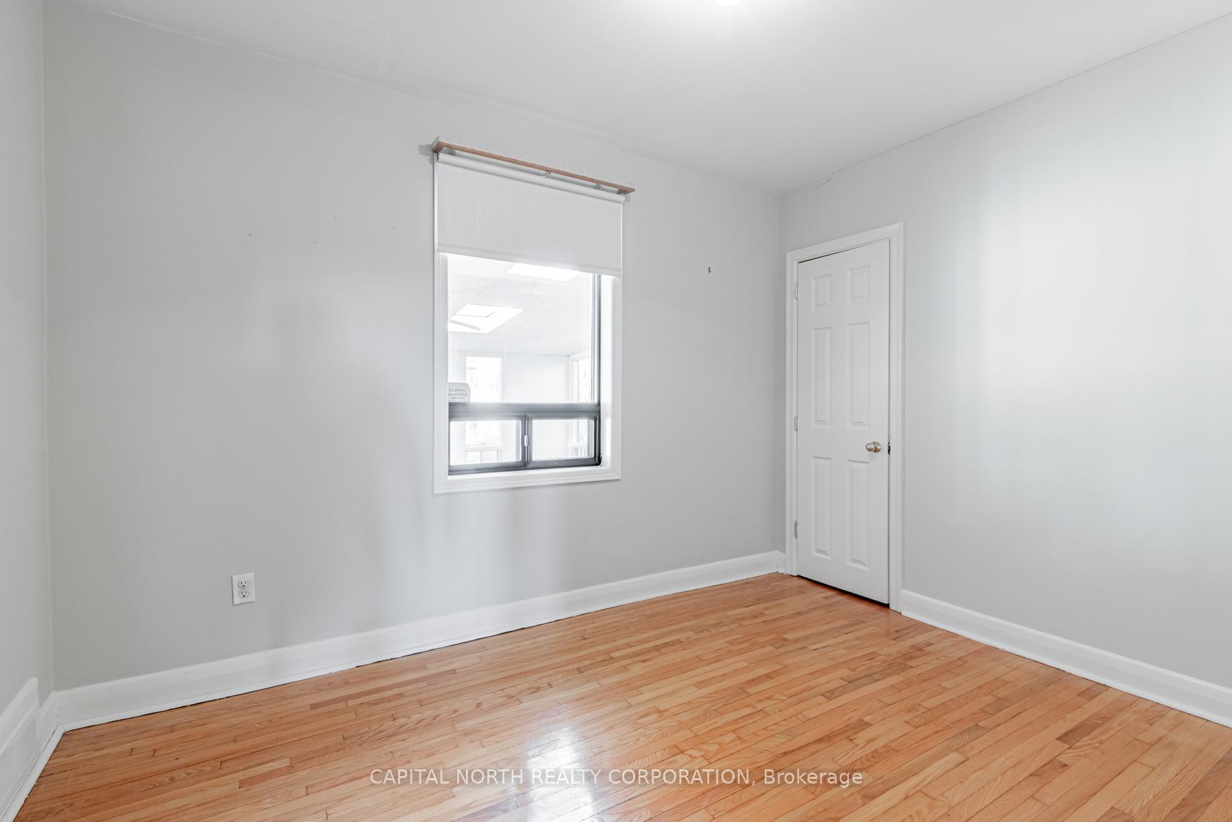 Photo 11 of 154 Ranee Avenue, Toronto, Englemount-Lawrence — HOMEH