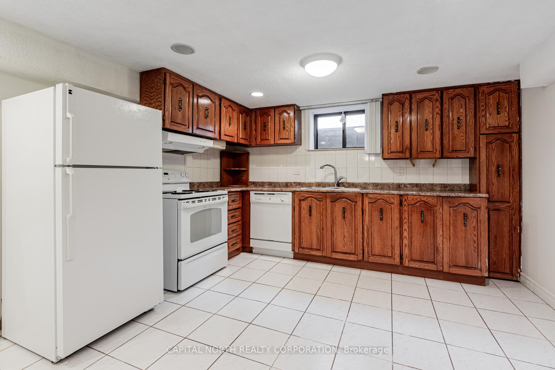 Photo 25 of 154 Ranee Avenue, Toronto, Englemount-Lawrence — HOMEH