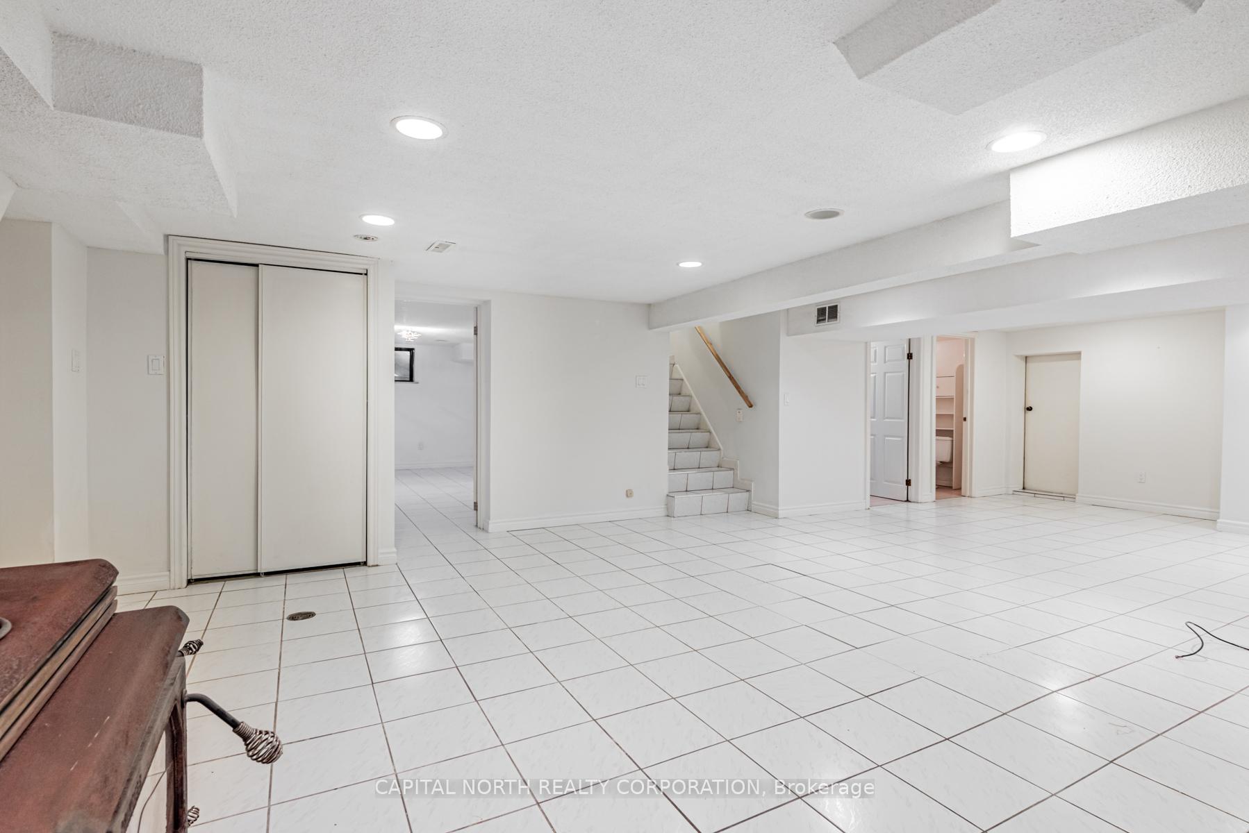 Photo 17 of 154 Ranee Avenue, Toronto, Englemount-Lawrence — HOMEH