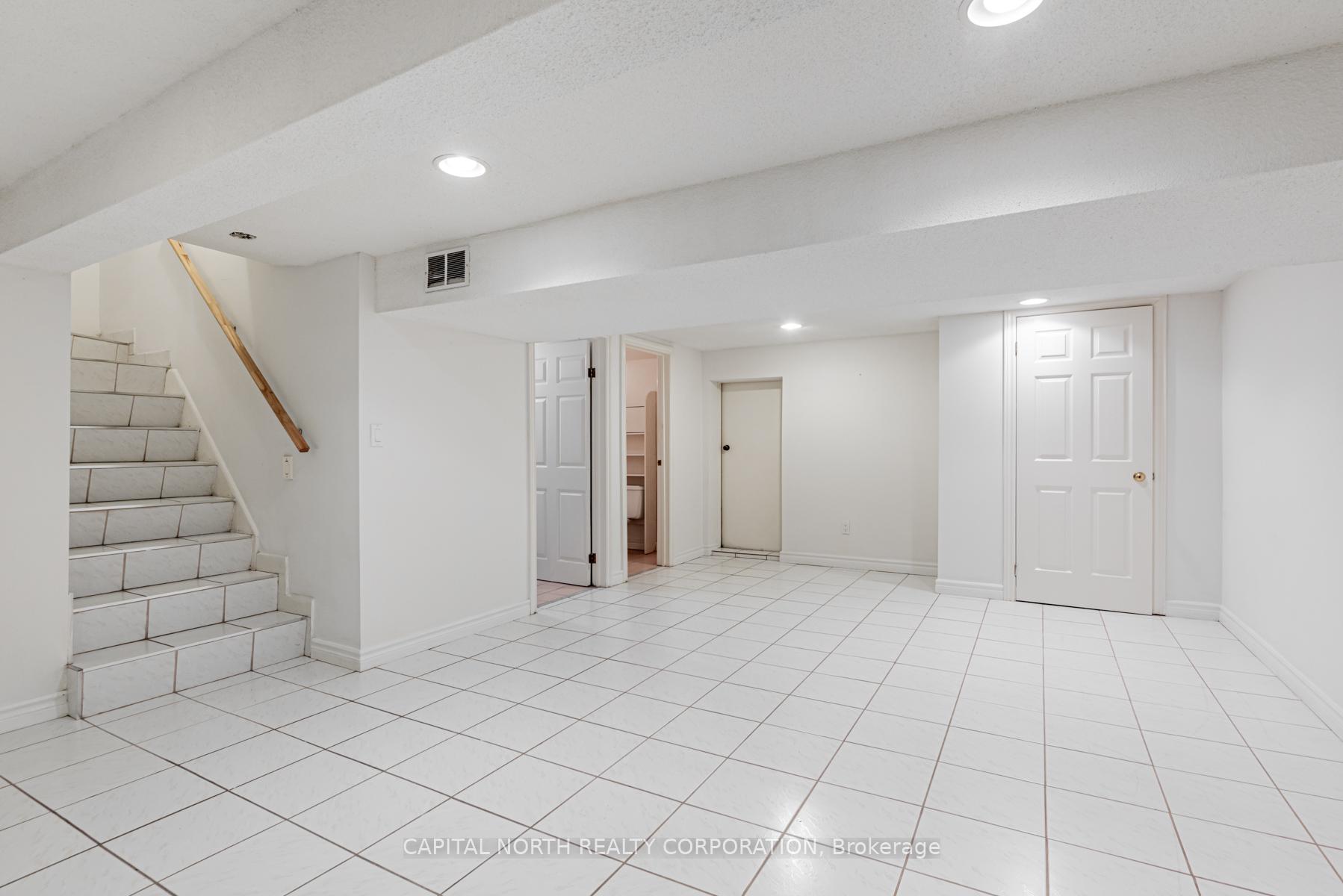 Photo 21 of 154 Ranee Avenue, Toronto, Englemount-Lawrence — HOMEH