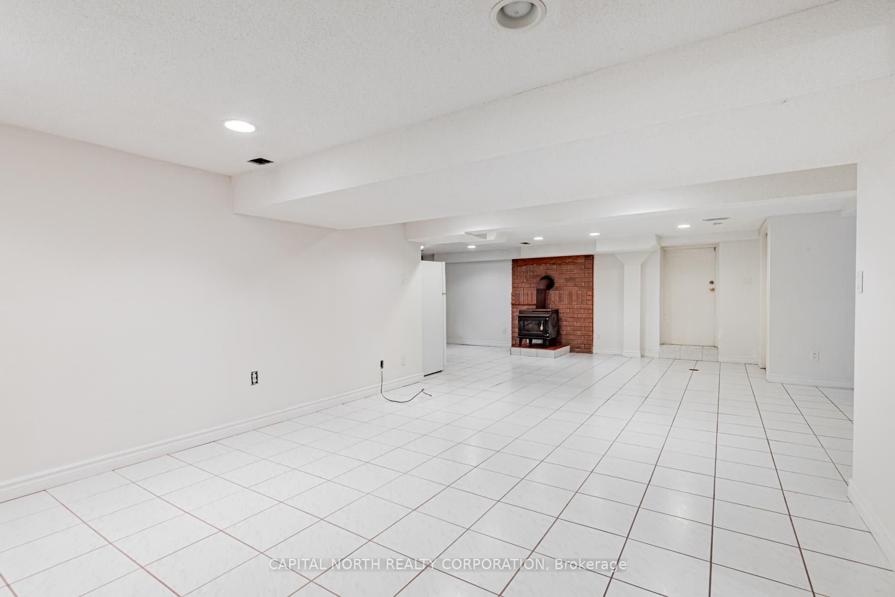 Photo 27 of 154 Ranee Avenue, Toronto, Englemount-Lawrence — HOMEH