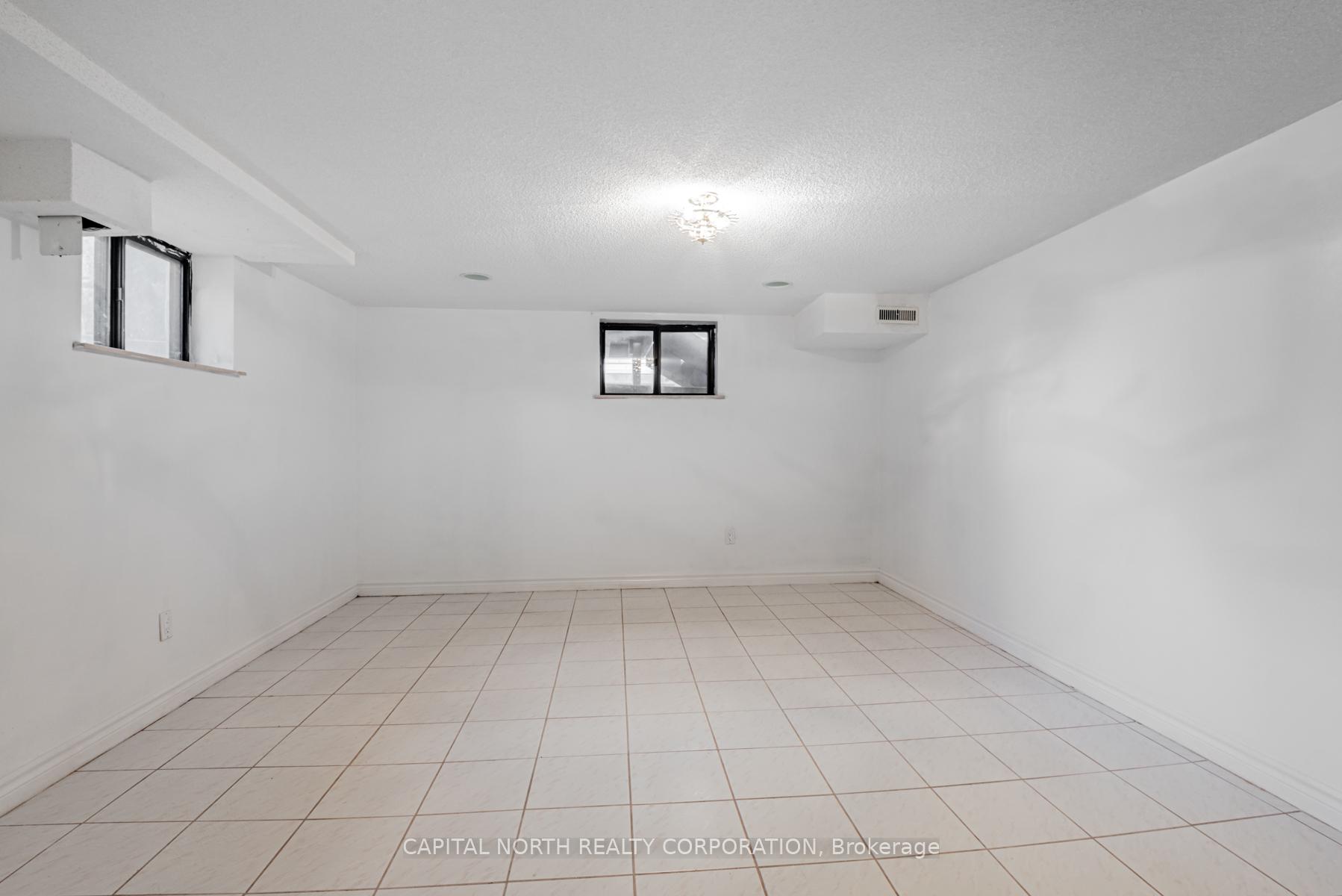 Photo 26 of 154 Ranee Avenue, Toronto, Englemount-Lawrence — HOMEH