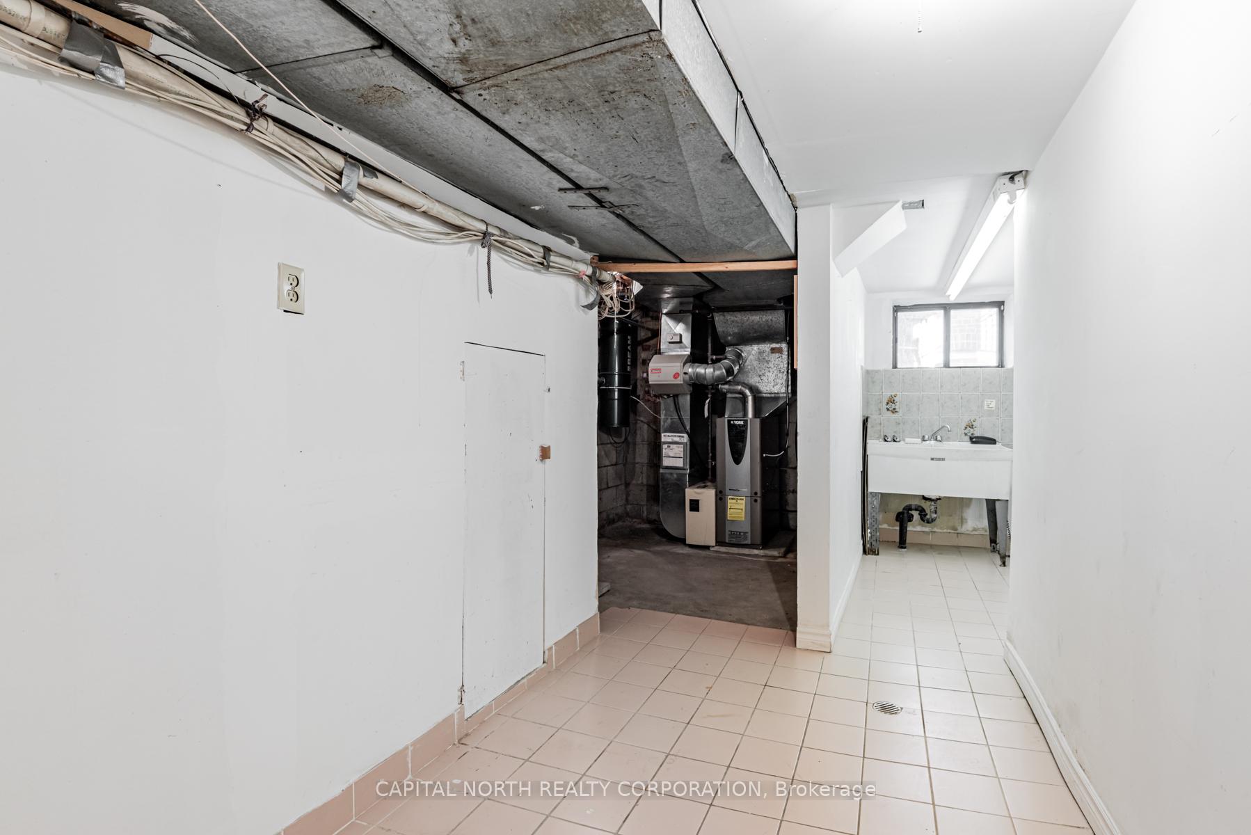 Photo 38 of 154 Ranee Avenue, Toronto, Englemount-Lawrence — HOMEH
