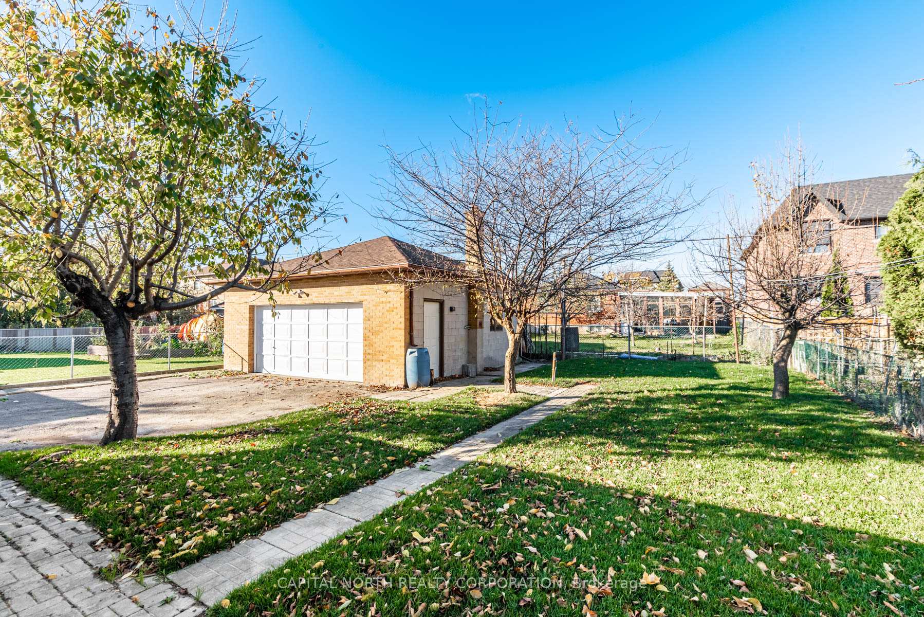Photo 37 of 154 Ranee Avenue, Toronto, Englemount-Lawrence — HOMEH