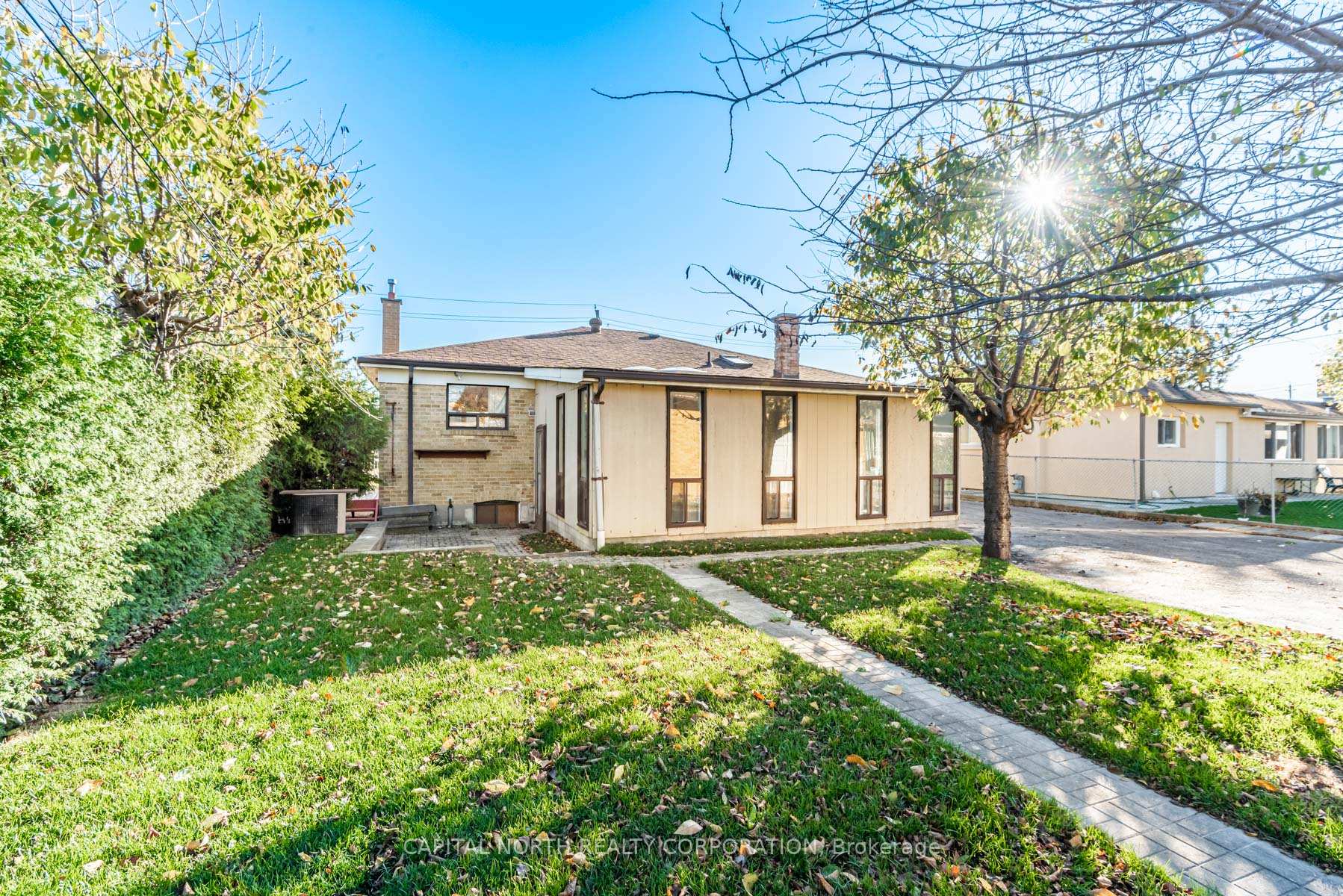 Photo 33 of 154 Ranee Avenue, Toronto, Englemount-Lawrence — HOMEH