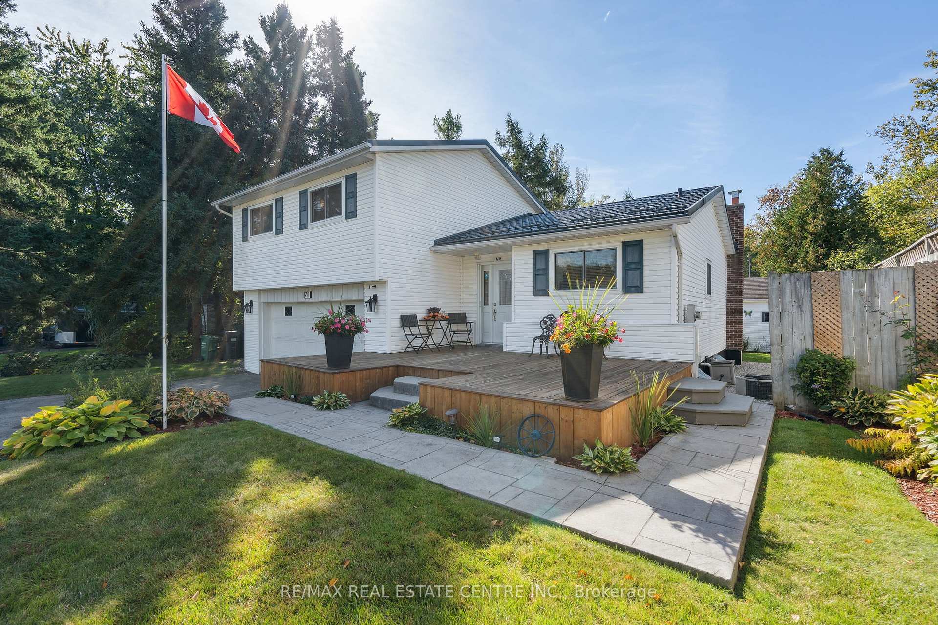 Photo 1 of 71 Richmond Street, Caledon, Mono Mills — HOMEH