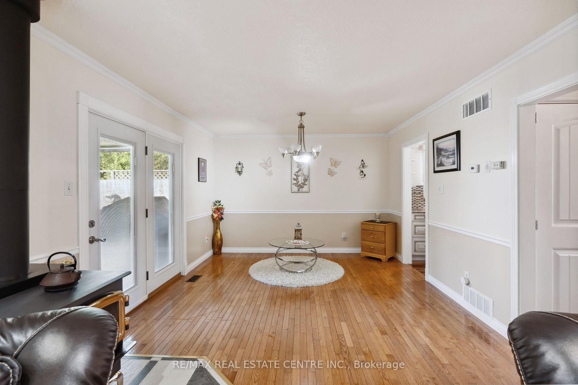Photo 11 of 71 Richmond Street, Caledon, Mono Mills — HOMEH